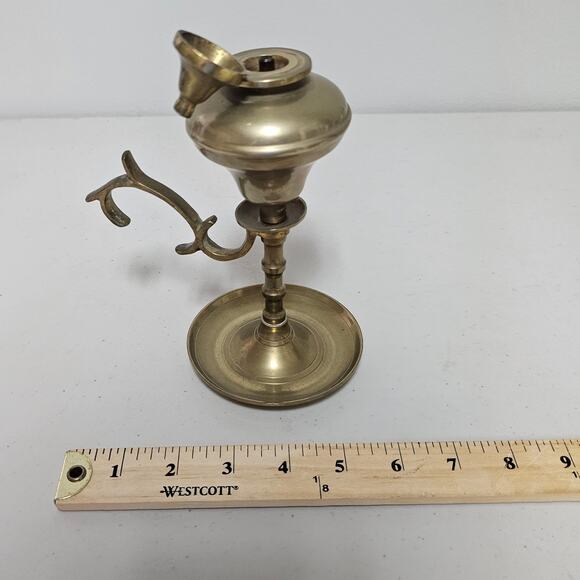 Antique Brass Oil Lamp with Lid and Decorative Handle 7" tall - Picture 9 of 10